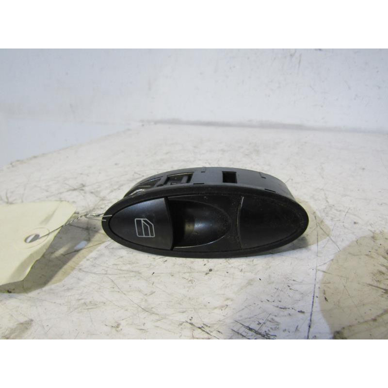 Interrupteur de leve vitre arriere droit MERCEDES CLASSE E 211 Photo n°1