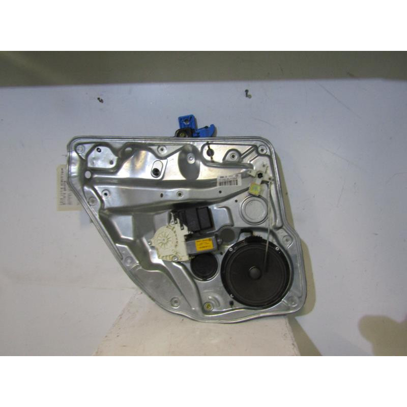 Leve vitre electrique arriere gauche VOLKSWAGEN GOLF 4 Photo n°1