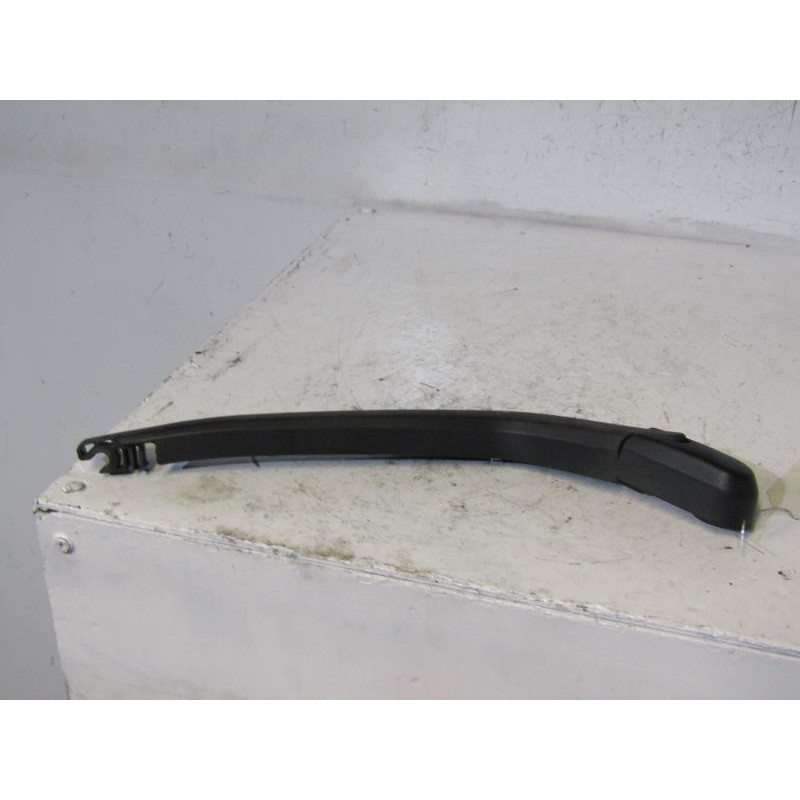 Bras essuie glace arriere TOYOTA AVENSIS VERSO Photo n°1