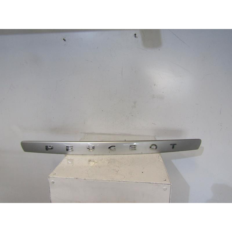 Bouton de coffre PEUGEOT 308 1 SW Photo n°1