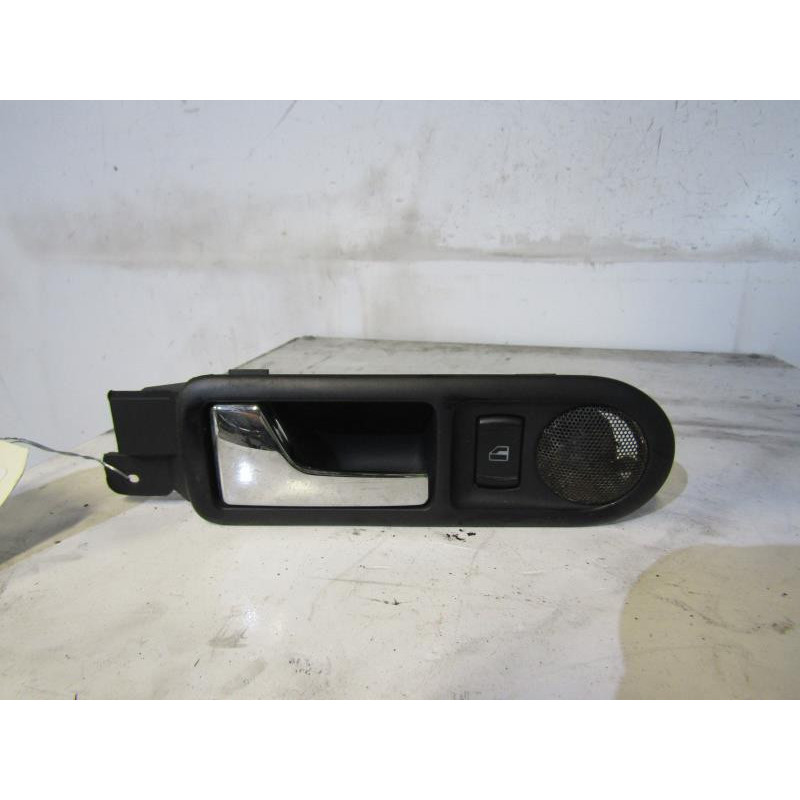 Poignee interieur arriere gauche VOLKSWAGEN PASSAT 4 Photo n°1
