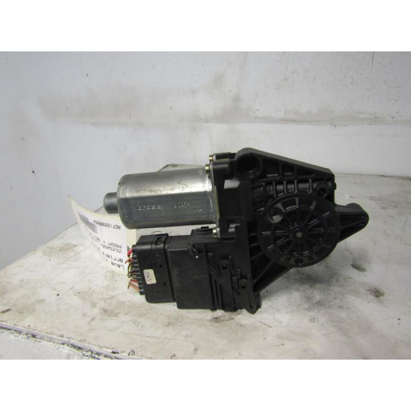 Leve vitre electrique arriere gauche VOLKSWAGEN PASSAT 4 Photo n°1