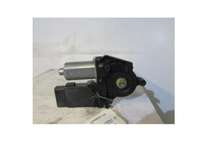 Moteur leve vitre avant droit VOLKSWAGEN PASSAT 4 Photo n°1