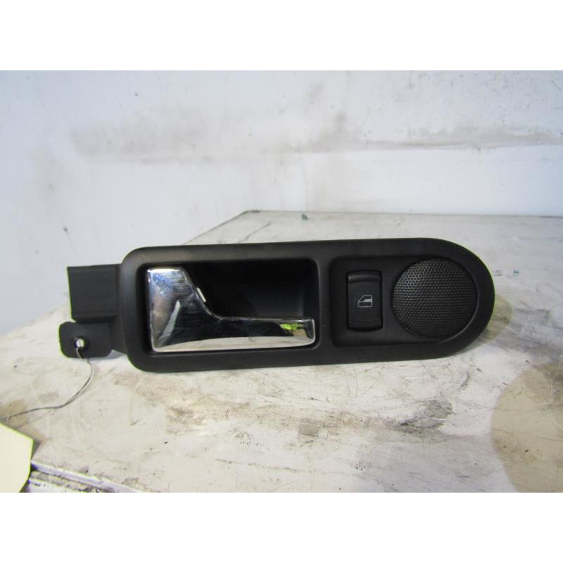 Poignee interieur arriere gauche VOLKSWAGEN PASSAT 4 Photo n°1