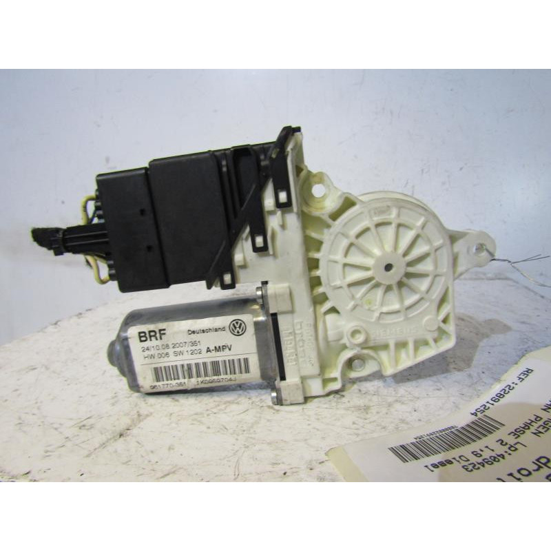 Leve vitre electrique arriere droit VOLKSWAGEN TOURAN 1 Photo n°1