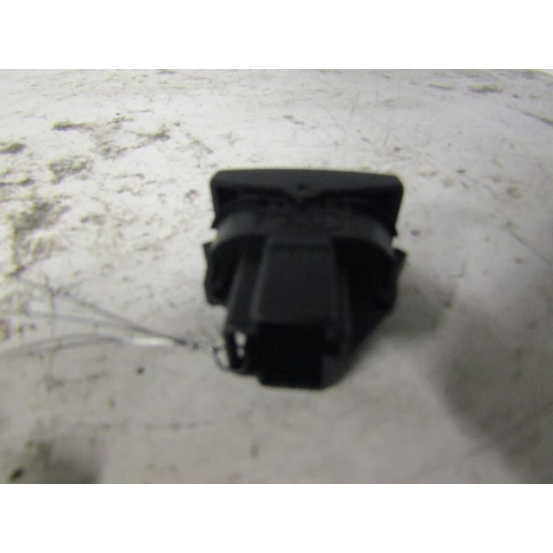 Interrupteur de leve vitre arriere gauche FORD MONDEO 2 Photo n°1