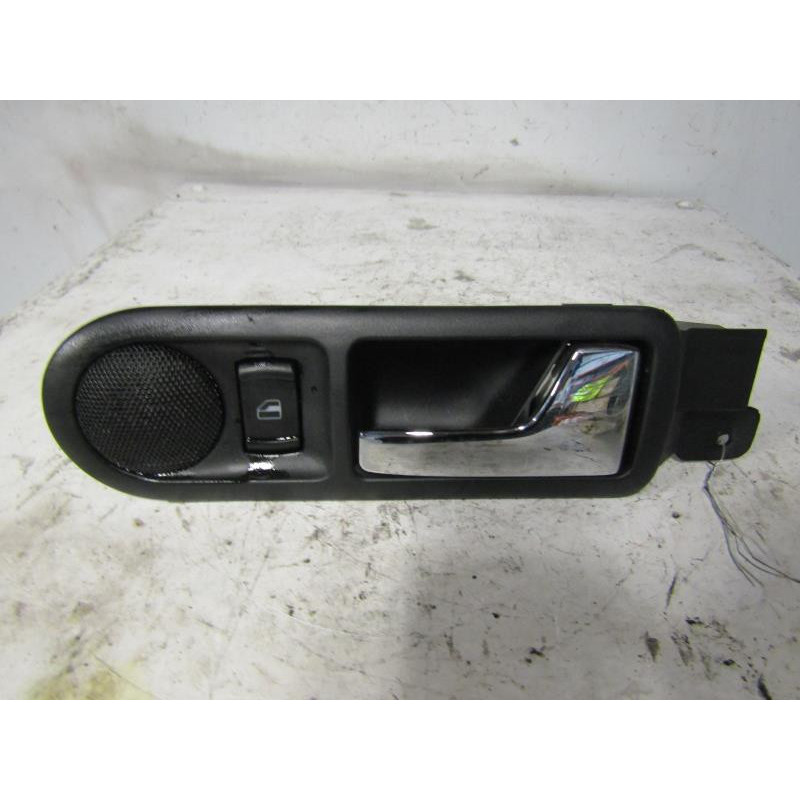 Poignee interieur arriere droit VOLKSWAGEN GOLF 4 Photo n°1