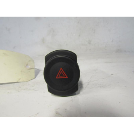 Bouton de warning DACIA SANDERO 1