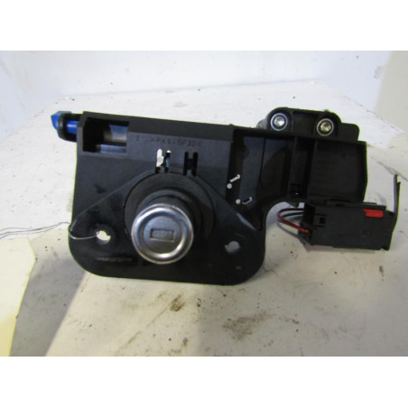 Bouton de coffre OPEL CORSA C