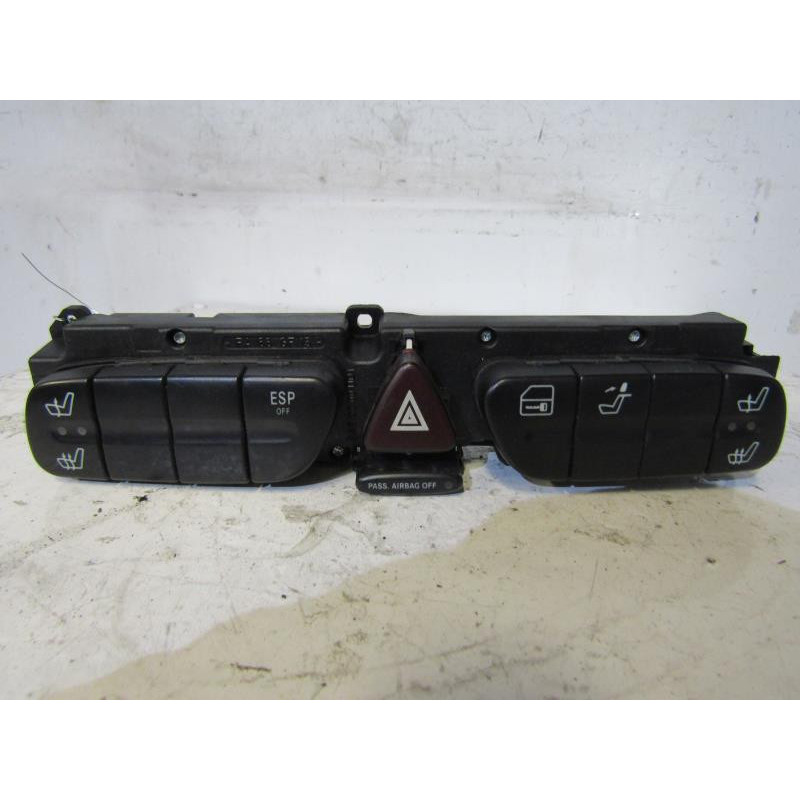 Bouton de warning MERCEDES CLASSE C 203 Photo n°1