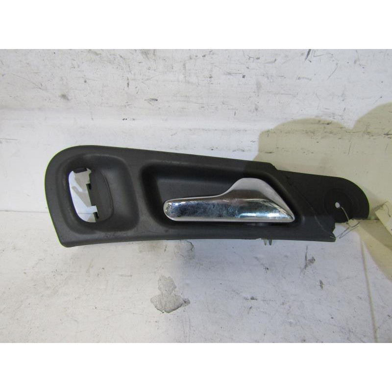 Poignee interieur arriere droit MERCEDES CLASSE C 203 Photo n°1