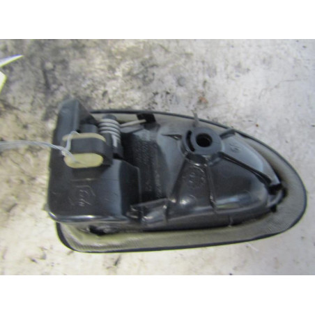 Poignee interieur arriere droit RENAULT CLIO 2