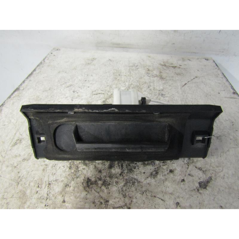 Bouton de coffre PEUGEOT 206+ Photo n°1