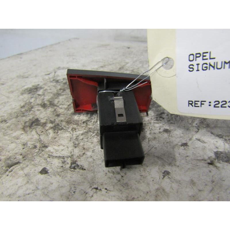 Bouton de warning OPEL SIGNUM Photo n°1