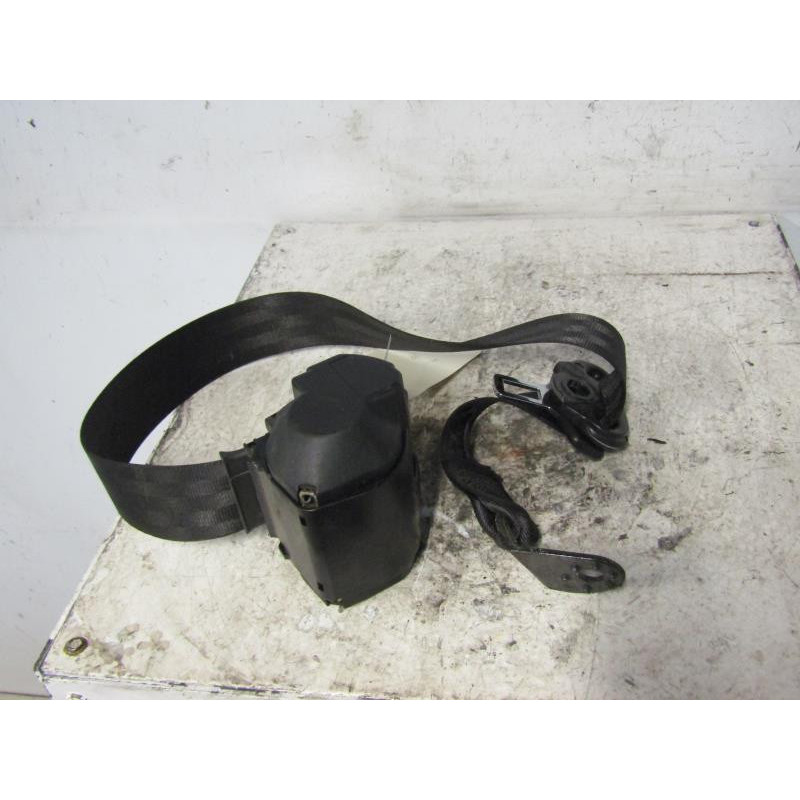 Ceinture arriere gauche VOLKSWAGEN POLO 4 Photo n°1