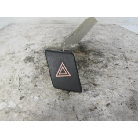Bouton de warning TOYOTA YARIS 2