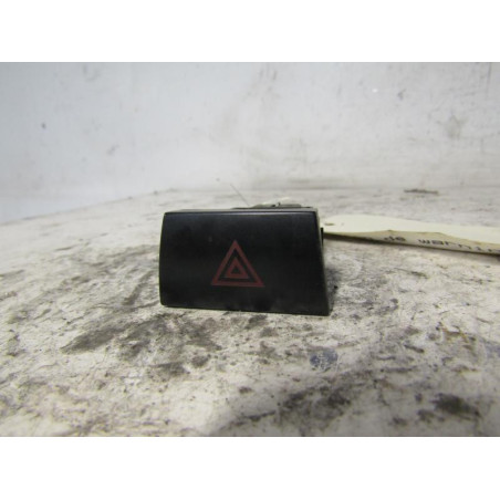 Bouton de warning KIA CERATO