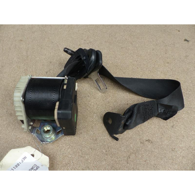 Ceinture arriere droit OPEL CORSA C Photo n°1