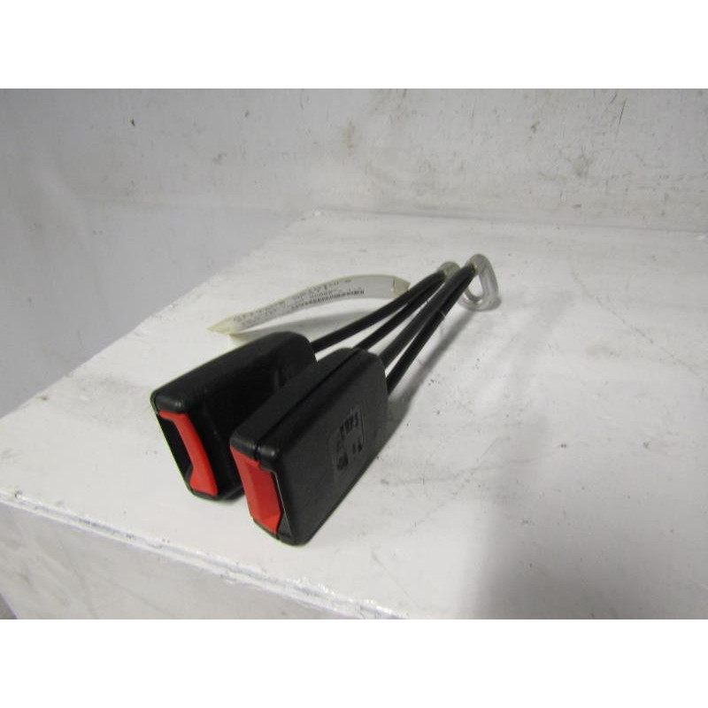 Attache ceinture arriere droit VOLKSWAGEN POLO 3 Photo n°1
