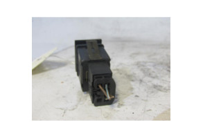 Bouton de warning VOLKSWAGEN POLO 4 Photo n°2