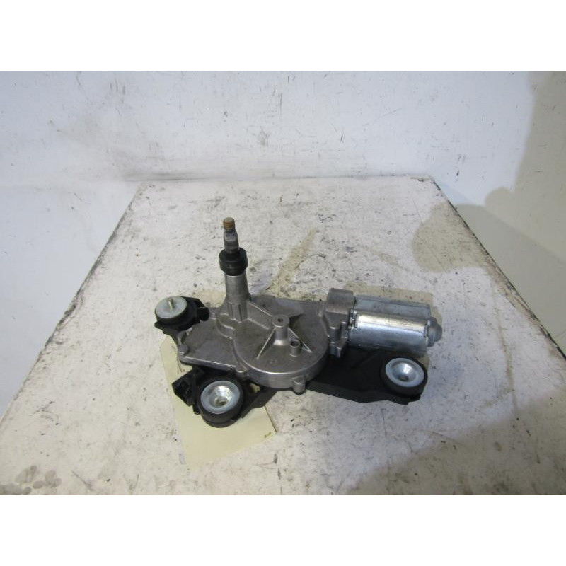 Moteur essuie glace arriere MAZDA 3 1 Photo n°1