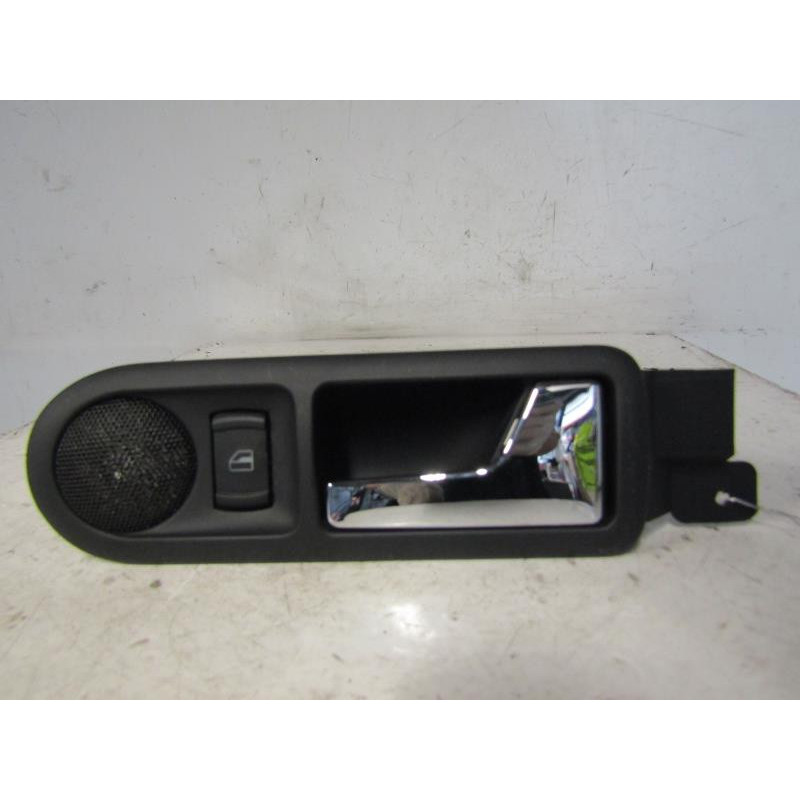 Poignee interieur arriere droit VOLKSWAGEN PASSAT 4 Photo n°1