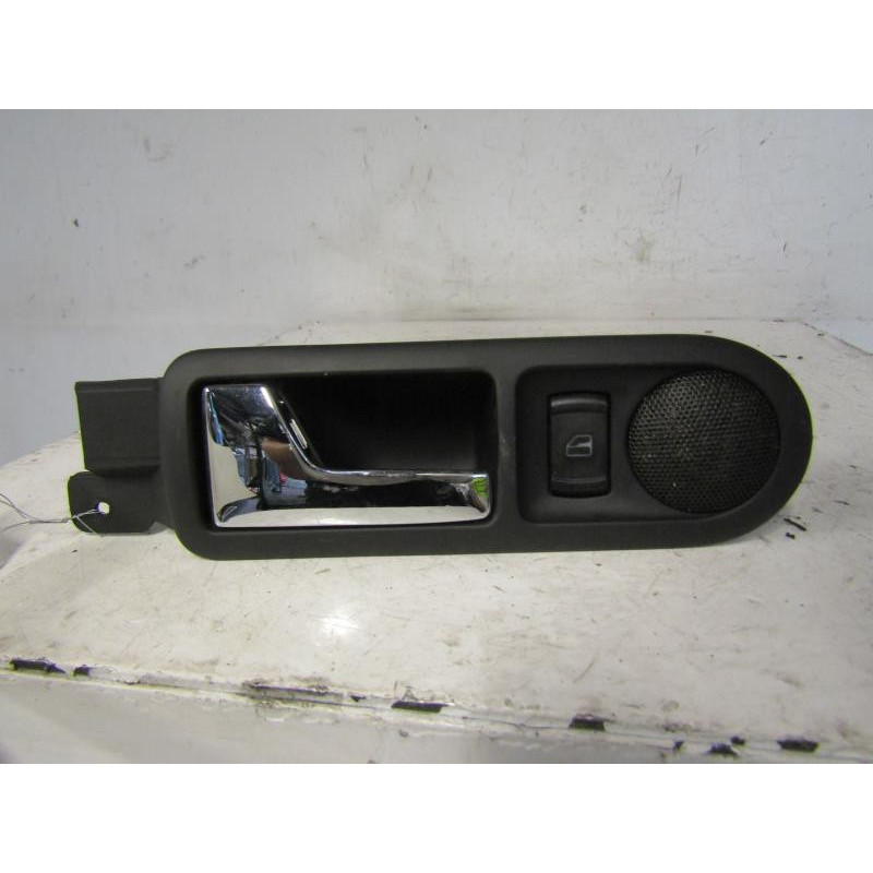 Poignee interieur arriere gauche VOLKSWAGEN PASSAT 4 Photo n°1