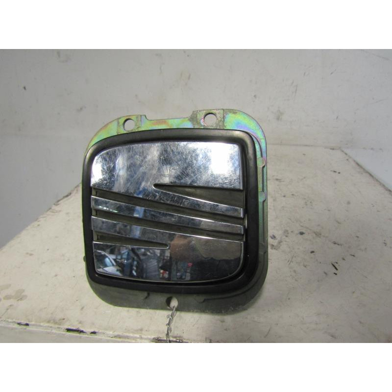 Bouton de coffre SEAT LEON 1 Photo n°1