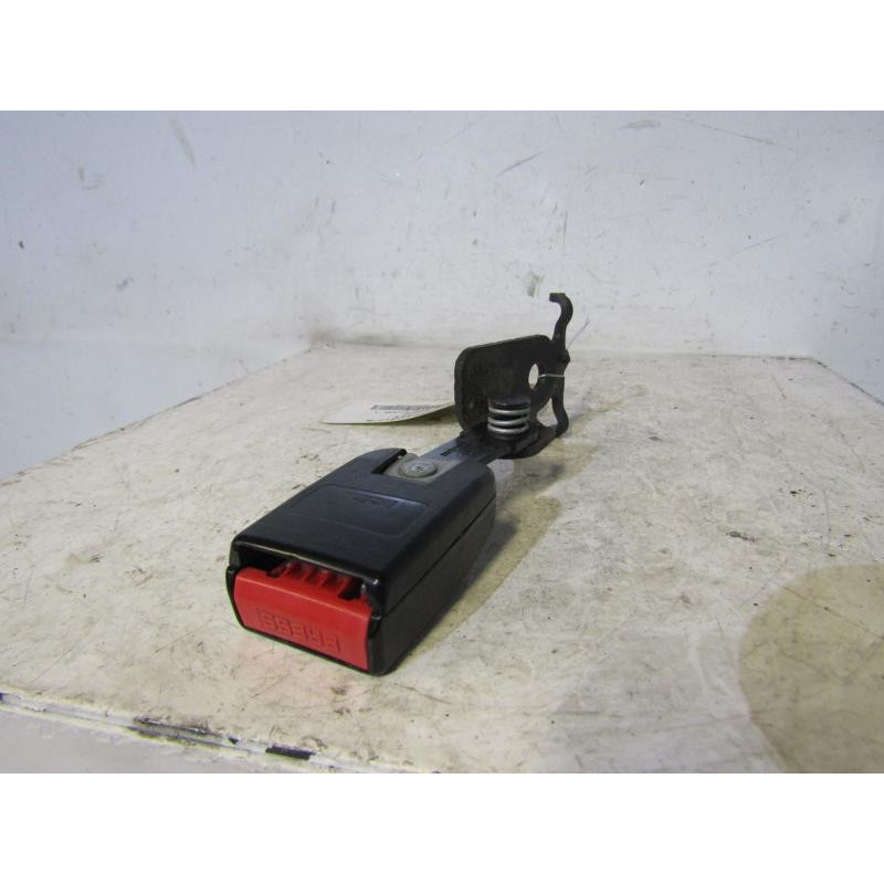 Attache ceinture arriere droit RENAULT MEGANE 3 Photo n°1