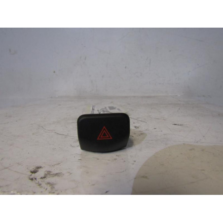 Bouton de warning NISSAN NOTE 1