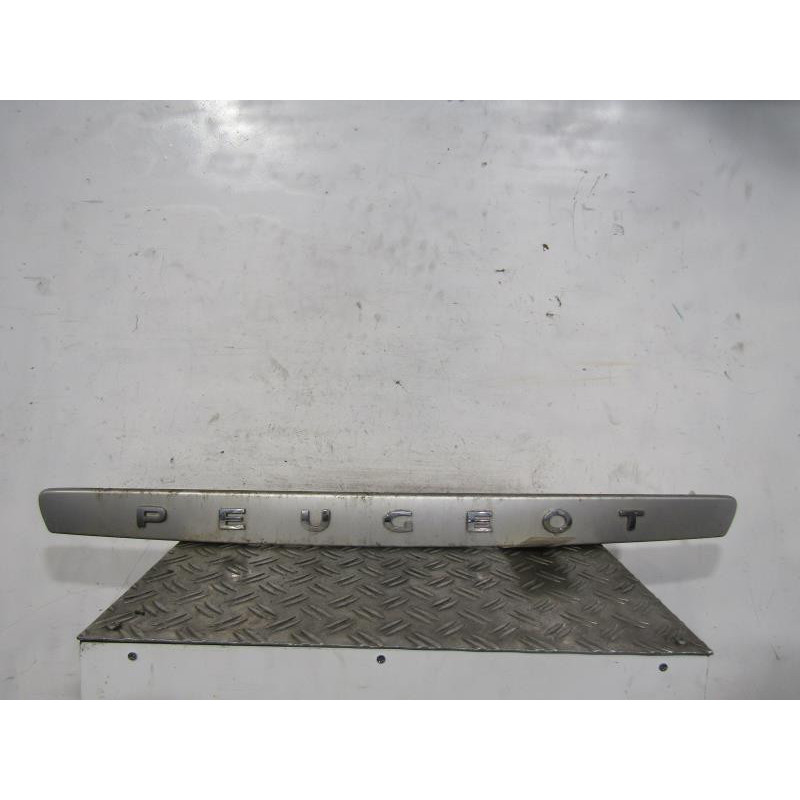 Bouton de coffre PEUGEOT 308 1 SW Photo n°1