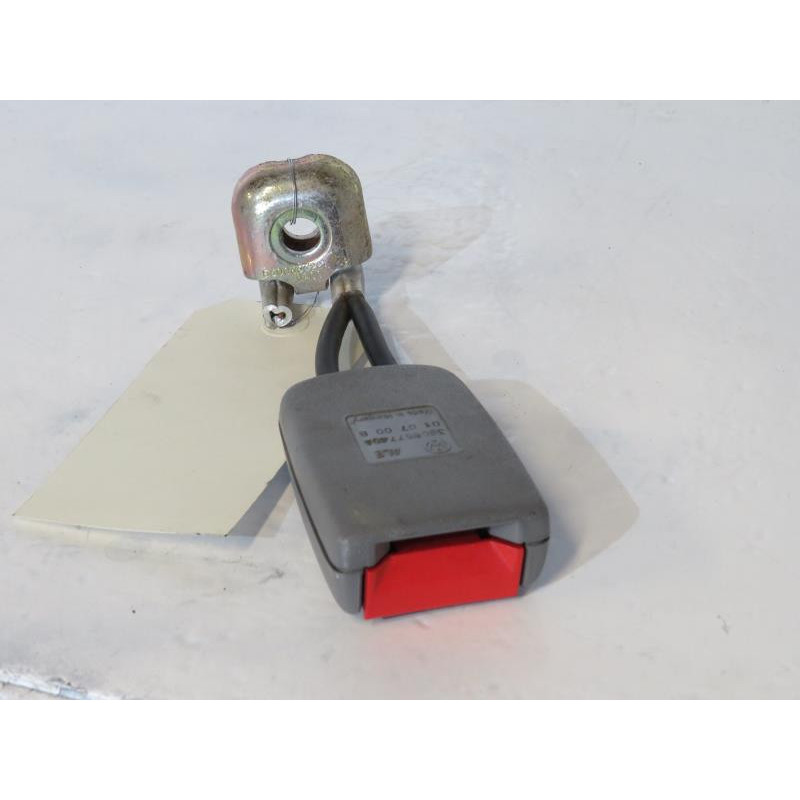 Attache ceinture arriere droit VOLKSWAGEN PASSAT 4 Photo n°1