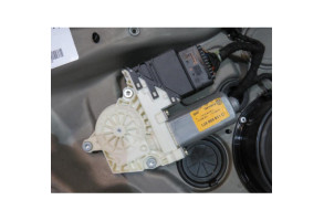 Leve vitre electrique arriere gauche VOLKSWAGEN GOLF 4 Photo n°2