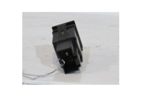 Bouton de warning VOLKSWAGEN POLO 4 Photo n°2