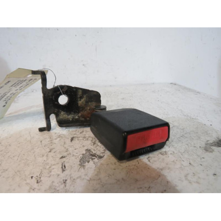 Attache ceinture arriere droit RENAULT MEGANE 2