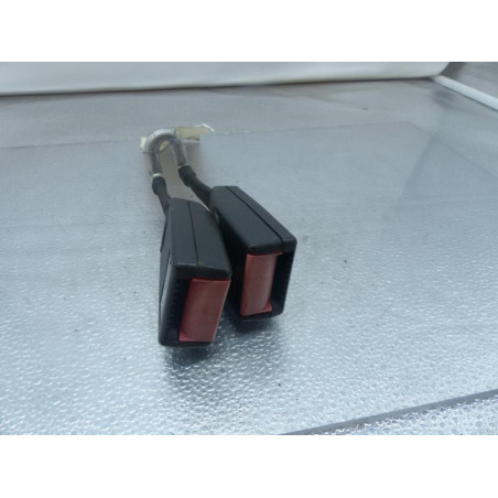 Attache ceinture arriere droit OPEL CORSA C