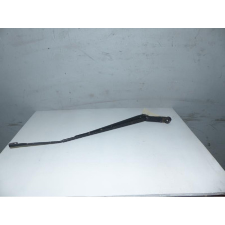 Bras essuie glace avant droit TOYOTA AVENSIS 2