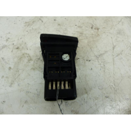 Bouton de warning TOYOTA AVENSIS 2