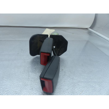 Attache ceinture arriere gauche AUDI A4 2
