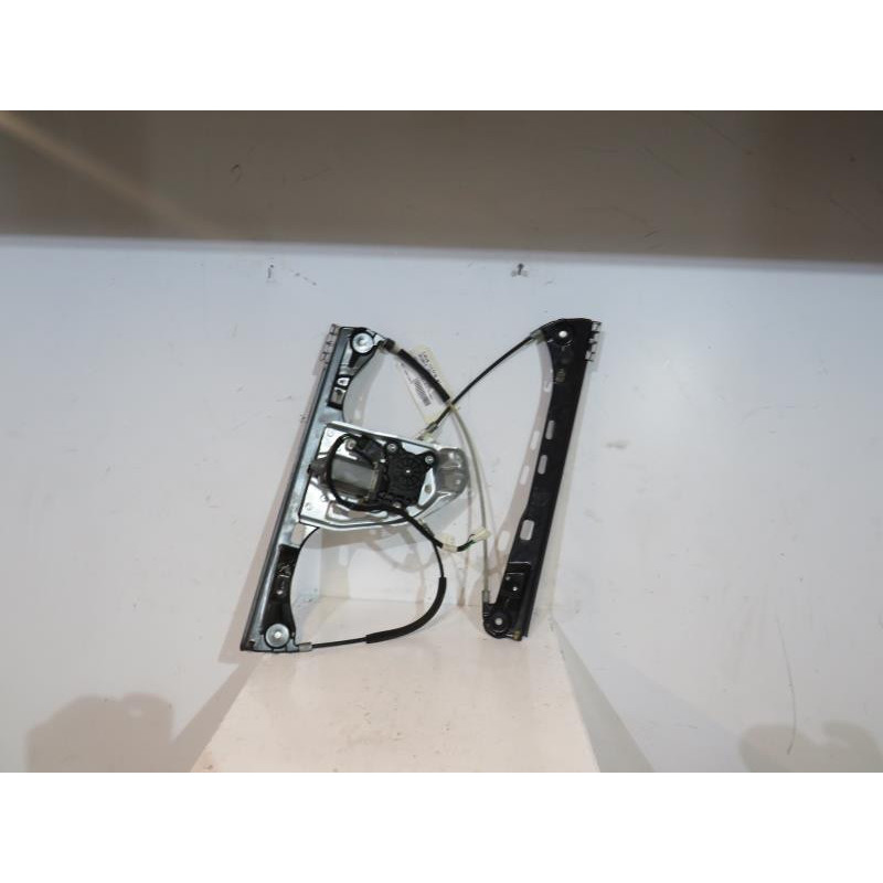 Leve vitre electrique avant droit MERCEDES CLASSE C 203 Photo n°1
