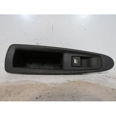 Interrupteur de leve vitre arriere droit CITROEN C4 1