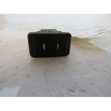 Interrupteur de leve vitre avant droit FORD C-MAX 1