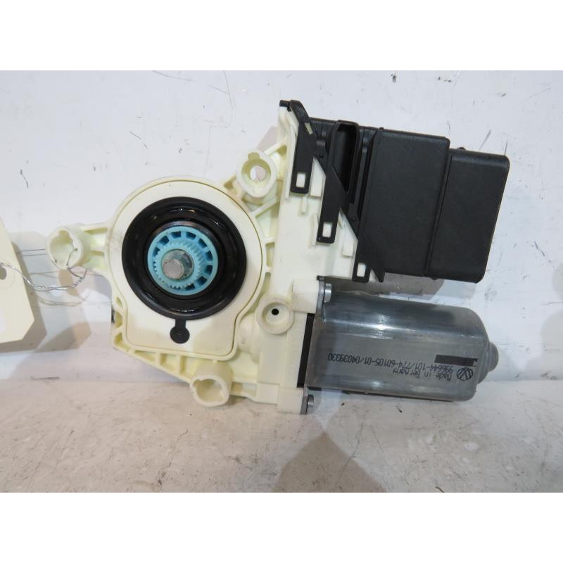 Leve vitre electrique arriere droit VOLKSWAGEN TOURAN 1 Photo n°1