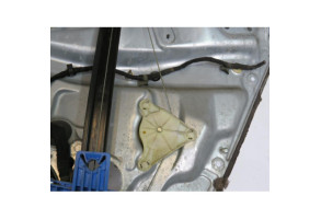 Leve vitre electrique arriere gauche VOLKSWAGEN BORA Photo n°4