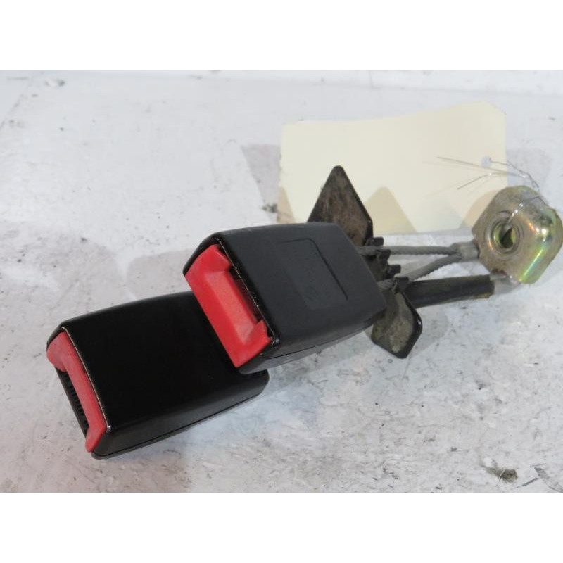 Attache ceinture arriere gauche VOLKSWAGEN PASSAT 4 Photo n°1