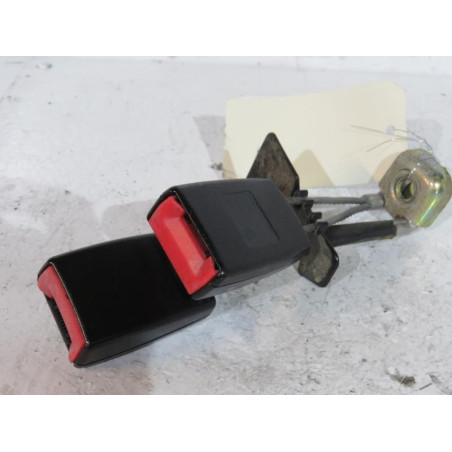 Attache ceinture arriere gauche VOLKSWAGEN PASSAT 4