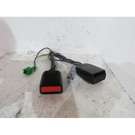 Attache ceinture arriere centrale CITROEN C6
