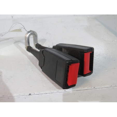 Attache ceinture arriere droit OPEL CORSA C