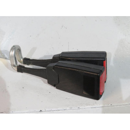 Attache ceinture arriere droit OPEL CORSA C
