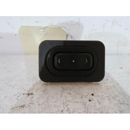Interrupteur de leve vitre avant droit OPEL CORSA C